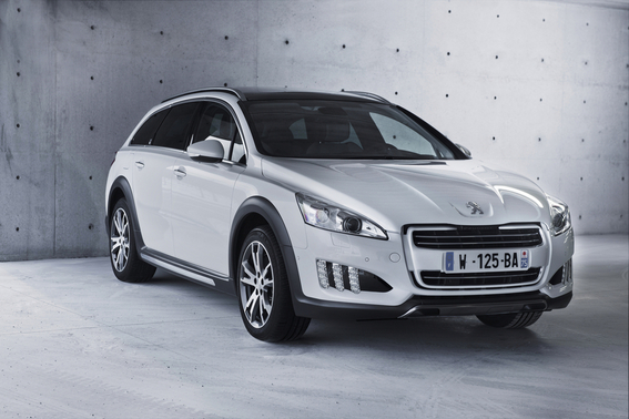 Peugeot 508 2.0 HDi Hybrid4 2-tronic Peugeot 508 2.0 HDi Hybrid4 2-tronic