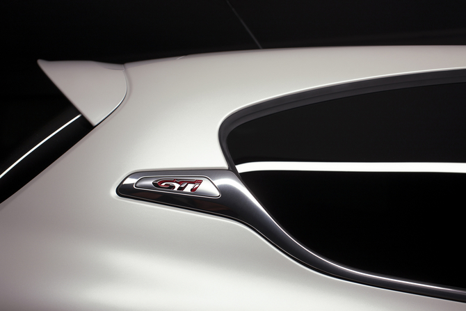 Detalhe lateral do novo GTi Detalhe lateral do novo GTi