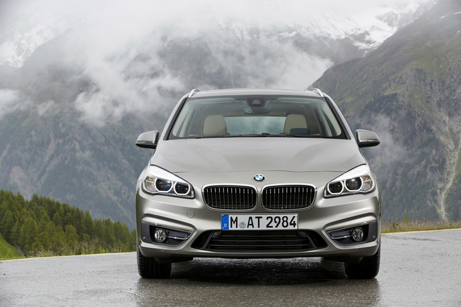 BMW 220d xDrive Active Tourer BMW 220d xDrive Active Tourer