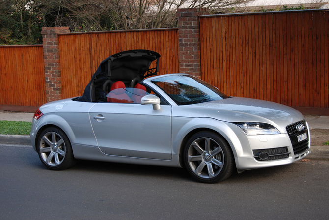 Audi TT Roadster 2.0 TFSI Audi TT Roadster 2.0 TFSI
