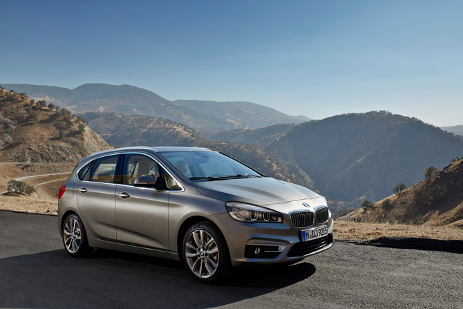 BMW 225i Active Tourer xDrive BMW 225i Active Tourer xDrive