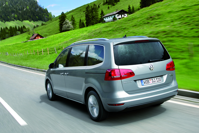 Volkswagen Sharan 2.0I TDI DSG6 BlueTDI 140hp Trendline Volkswagen Sharan 2.0I TDI DSG6 BlueTDI 140hp Trendline