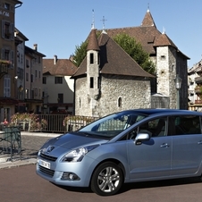 Peugeot 5008 Allure 1.6 HDi 112 2-Tronic 7L