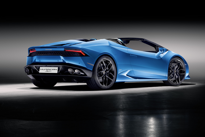 Top speed reaches 324km/h Top speed reaches 324km/h
