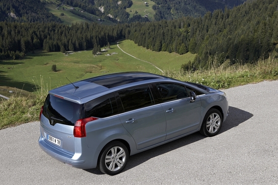 Peugeot 5008 2.0 HDi Sport Peugeot 5008 2.0 HDi Sport