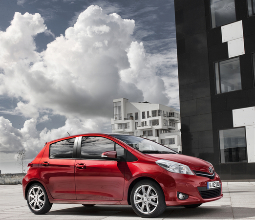 Toyota Yaris 1.33 Sport CVT Toyota Yaris 1.33 Sport CVT