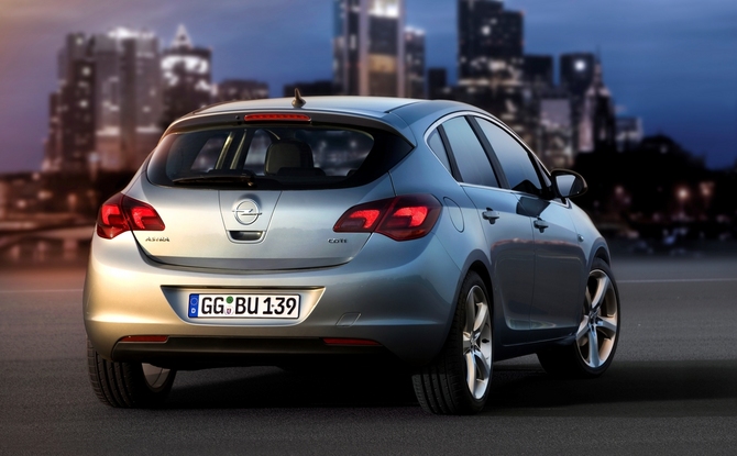 Opel Astra 1.9 CDTI DPF 120cv Enjoy Active Select Opel Astra 1.9 CDTI DPF 120cv Enjoy Active Select