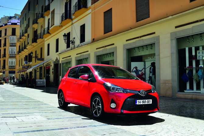A gama do Yaris continua a ser a mesma, mas os motores receberam algumas modificações mecânicas A gama do Yaris continua a ser a mesma, mas os motores receberam algumas modificações mecânicas