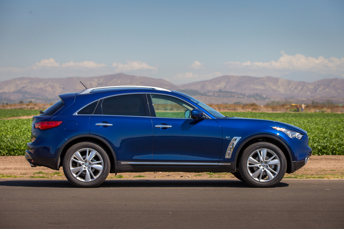 Infiniti QX70 5.0 AWD Infiniti QX70 5.0 AWD
