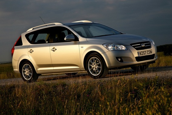 Kia cee'd Sporty Wagon 2.0 Automatic Kia cee'd Sporty Wagon 2.0 Automatic