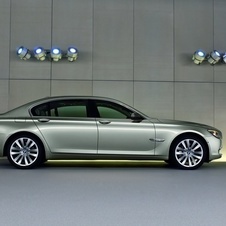 BMW 750Li xDrive (F02) BMW 750Li xDrive (F02)