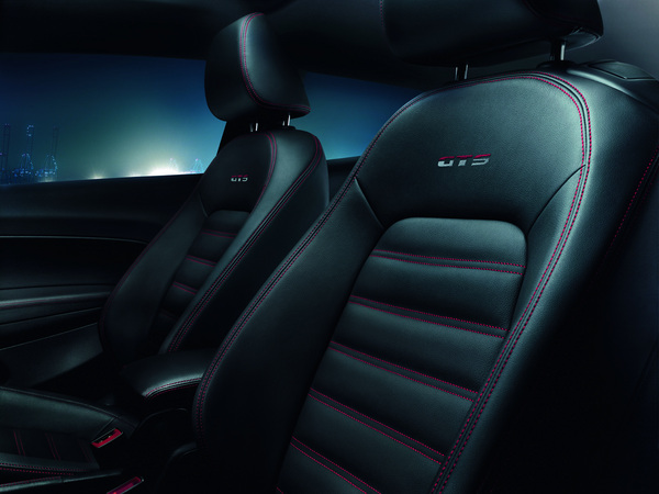 The seats have GTS embroidery The seats have GTS embroidery