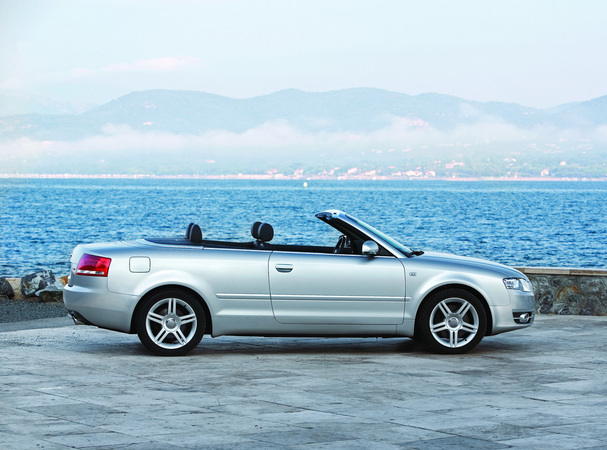 Audi A4 Cabriolet 3.2 FSI quattro tiptronic Audi A4 Cabriolet 3.2 FSI quattro tiptronic