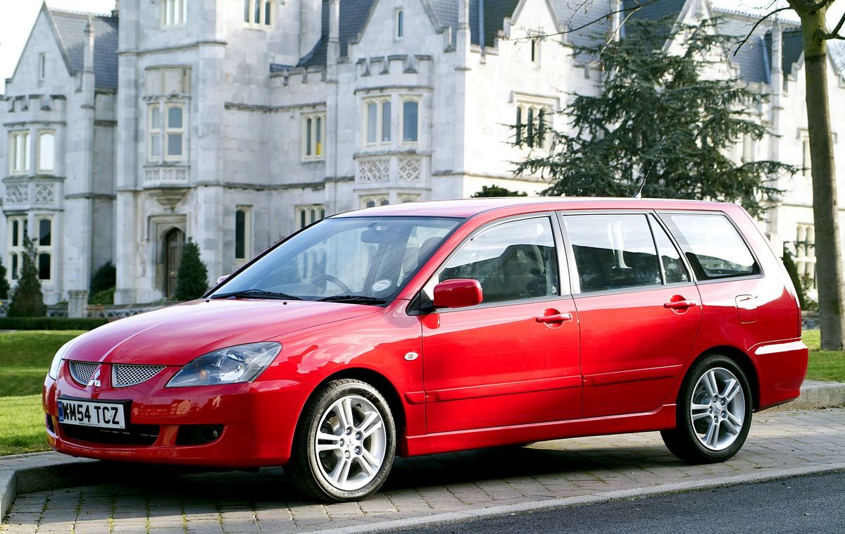 Mitsubishi Lancer Kombi 2.0 slideshow