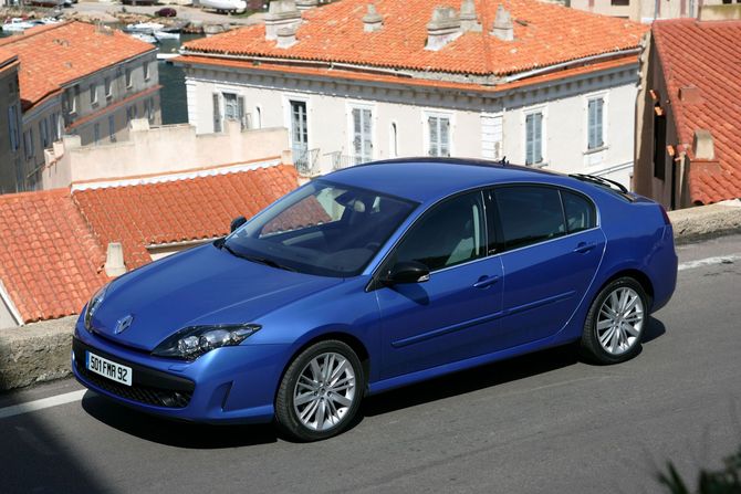 Renault Laguna dCi 180 FAP GT Renault Laguna dCi 180 FAP GT