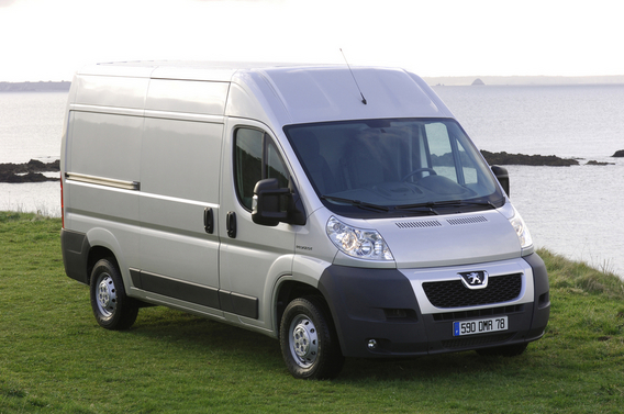 Peugeot Boxer Cabina Simples 335 L2 2.2 HDi Peugeot Boxer Cabina Simples 335 L2 2.2 HDi