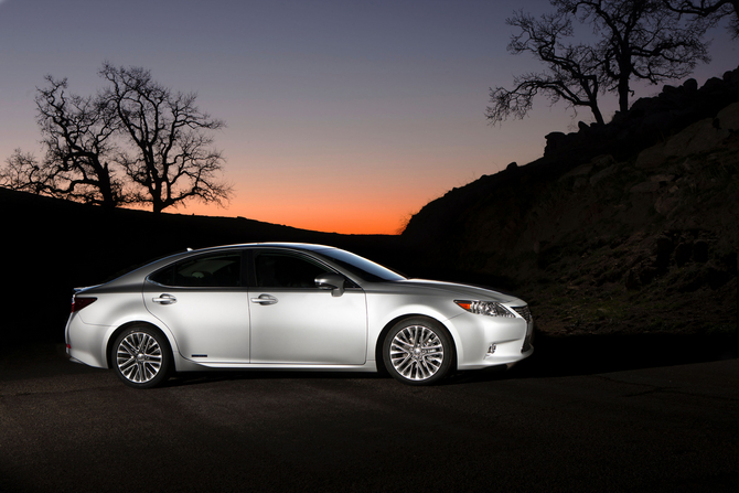 Next Generation Lexus ES Offered as Hybrid with Brand New Styling Next Generation Lexus ES Offered as Hybrid with Brand New Styling