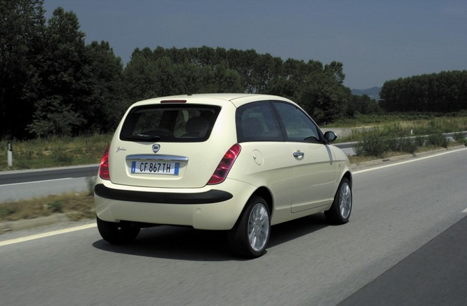 lancia y 1 2