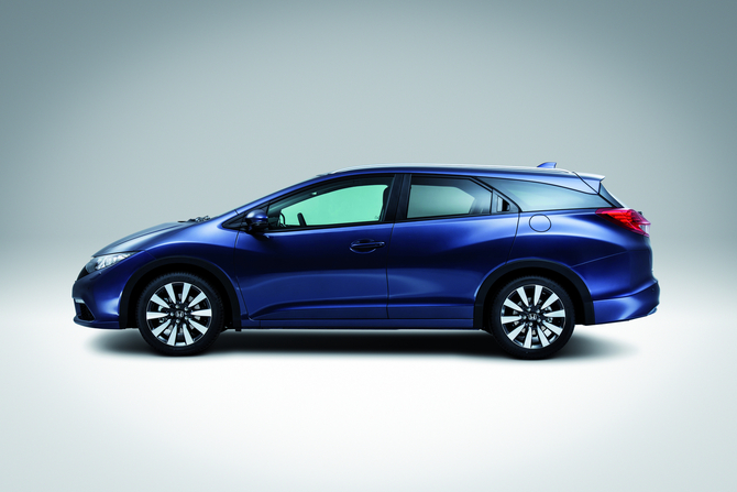 O Civic Tourer estará à venda no primeiro trimestre de 2014 O Civic Tourer estará à venda no primeiro trimestre de 2014