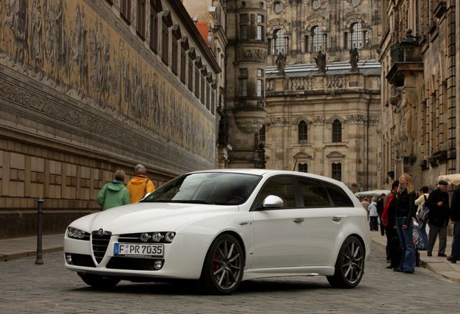 Alfa Romeo 159 Sportwagon 2.0 JTDm 136 Turismo Alfa Romeo 159 Sportwagon 2.0 JTDm 136 Turismo