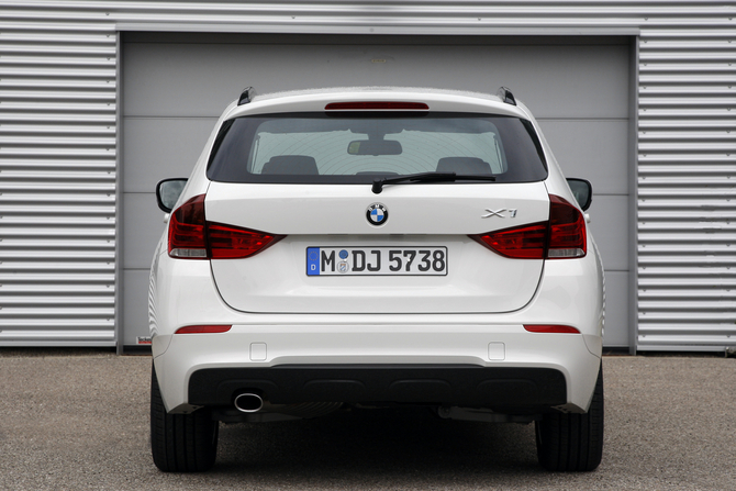 BMW shows off new engines for BMW X1 BMW shows off new engines for BMW X1