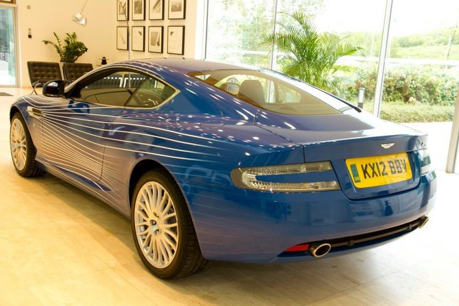 Aston Martin DB9 1M Aston Martin DB9 1M
