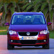 Volkswagen Touran 1.9I TDI 105cv DSG7 DPF Trendline 7L. Volkswagen Touran 1.9I TDI 105cv DSG7 DPF Trendline 7L.