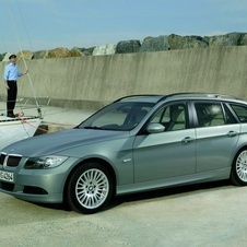 BMW 318i Touring Automatic BMW 318i Touring Automatic