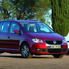 Volkswagen Touran 1.9I TDI 105cv DSG7 DPF Trendline 7L. Volkswagen Touran 1.9I TDI 105cv DSG7 DPF Trendline 7L.