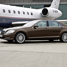 Mercedes-Benz S 600 Auto Longo (FL) Mercedes-Benz S 600 Auto Longo (FL)