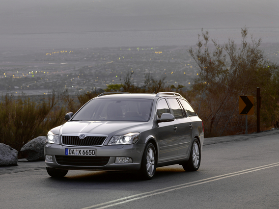 Skoda Octavia Combi 1.6 TDI Active DSG Skoda Octavia Combi 1.6 TDI Active DSG