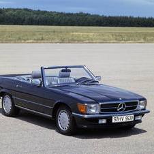 Mercedes-Benz 560 SL Automatic Mercedes-Benz 560 SL Automatic