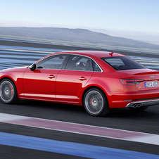 Apesar de mais potente os engenheiros da audi conseguiram tornar o motor mais eficiente do que o seu antecessor