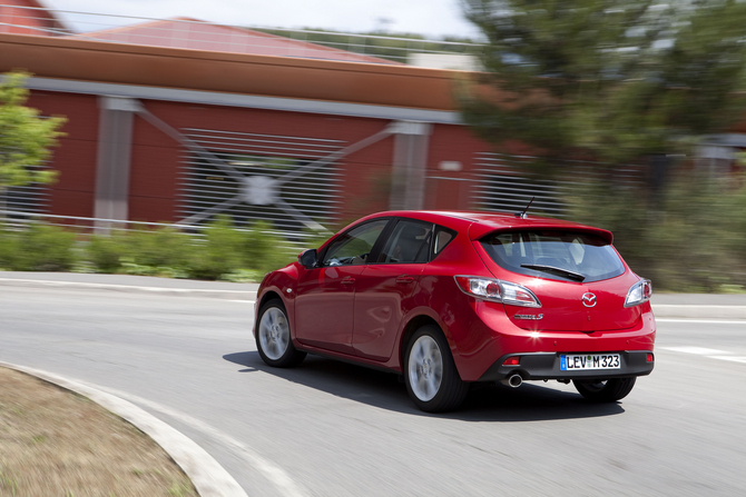 Mazda 3 HB MZ-CD 1.6 Exclusive Mazda 3 HB MZ-CD 1.6 Exclusive