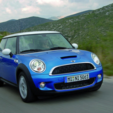 MINI (BMW) Mini Cooper S Auto 50 Mayfair MINI (BMW) Mini Cooper S Auto 50 Mayfair