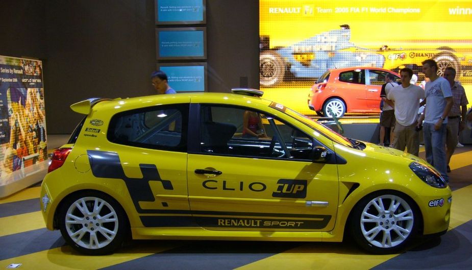 renault_clio_renault_sport_cup_large_7048.jpg