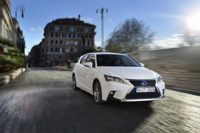 O modelo híbrido Lexus CT 200h foi o vencedor absoluto por uma grande margem O modelo híbrido Lexus CT 200h foi o vencedor absoluto por uma grande margem