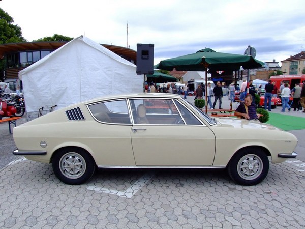 Audi 100 Coupé S Audi 100 Coupé S