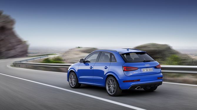 Graças a estas alterações o RS Q3 Performance é 0.4s mais rápido do que a versão normal a atingir a marca dos 100km/h (4.4s) Graças a estas alterações o RS Q3 Performance é 0.4s mais rápido do que a versão normal a atingir a marca dos 100km/h (4.4s)