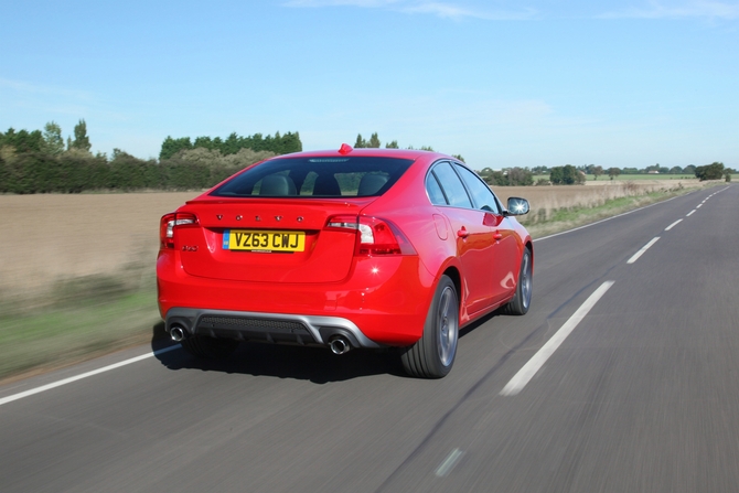 Volvo S60 D5 R-Design Summum AWD Powershift Volvo S60 D5 R-Design Summum AWD Powershift