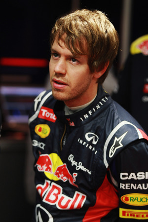 Stirling Moss Describes Vettel as 'Modern Fangio' Stirling Moss Describes Vettel as 'Modern Fangio'