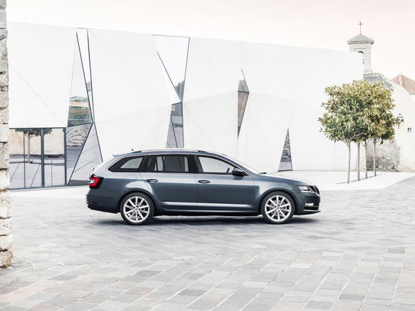 Skoda Octavia Break 2.0 TDI DSG Style Skoda Octavia Break 2.0 TDI DSG Style