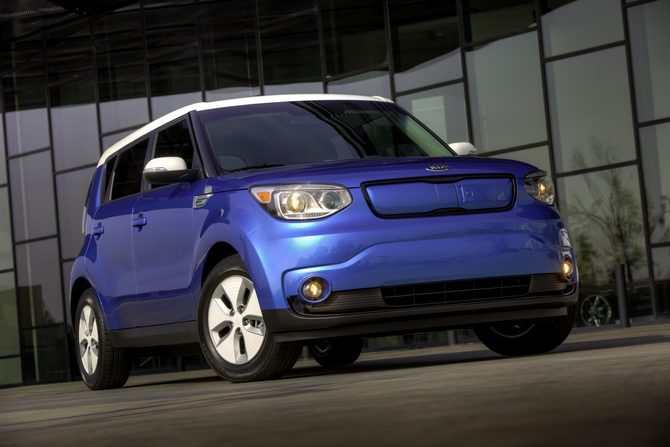 The Soul EV uses Kia’s third-generation regenerative braking system to capture up to 12 percent of the car’s kinetic energy The Soul EV uses Kia’s third-generation regenerative braking system to capture up to 12 percent of the car’s kinetic energy