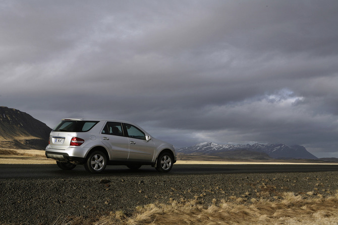 Mercedes-Benz ML 420 CDI Auto. (FL) Mercedes-Benz ML 420 CDI Auto. (FL)