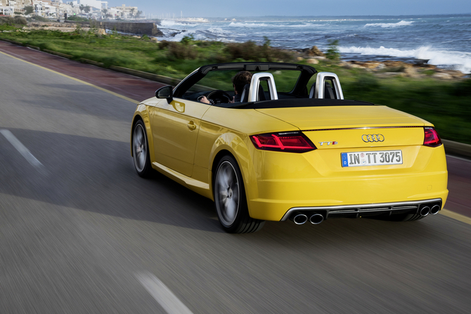 Audi TTS Roadster 2.0 TFSI quattro Audi TTS Roadster 2.0 TFSI quattro