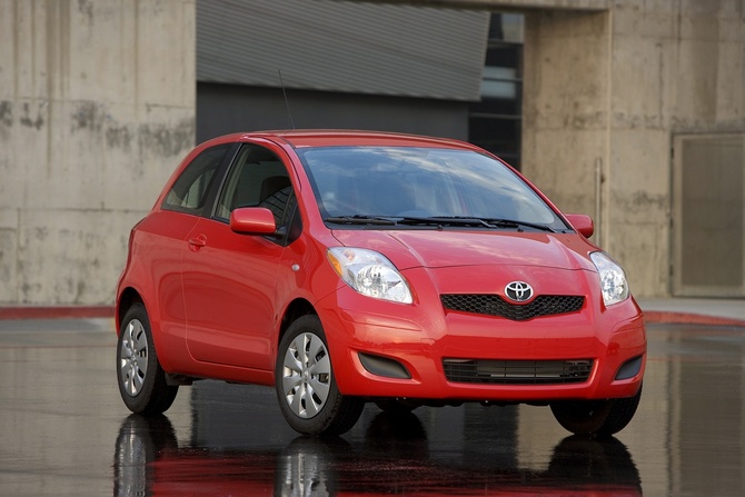 Toyota Yaris Liftback 3-Door MT Toyota Yaris Liftback 3-Door MT