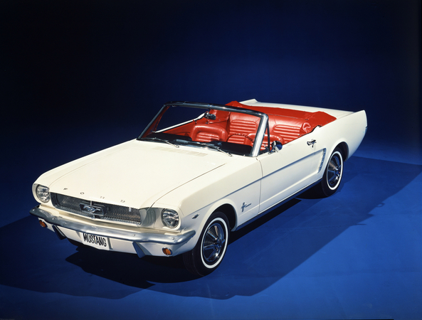 O Mustang original foi anunciado como uma revolução automóvel nos Estados Unidos O Mustang original foi anunciado como uma revolução automóvel nos Estados Unidos