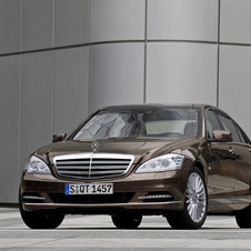 Mercedes-Benz S 350 CDI Auto BlueEfficiency (FL) Mercedes-Benz S 350 CDI Auto BlueEfficiency (FL)