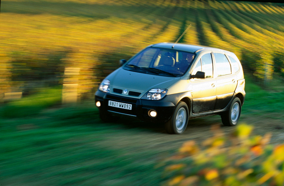 photo courtesy of: Renault. Renault Scenic RX4 1.9 dCi. basic info