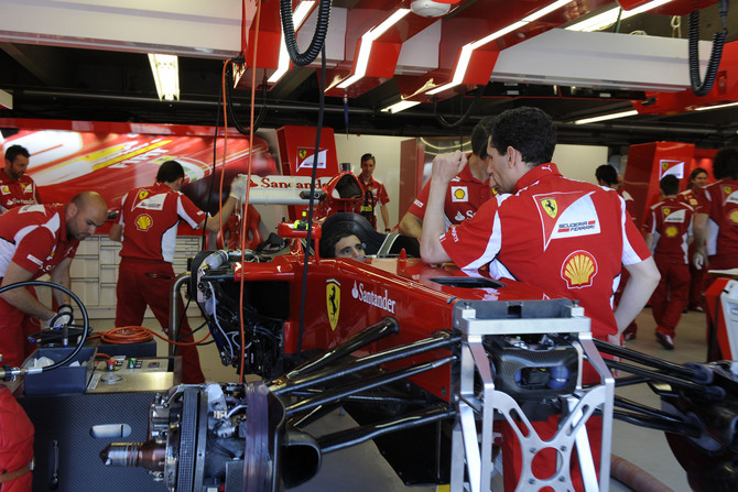Os pilotos da Ferrari obtiveram um 5º e 10º lugar no Grande Prémio do Canadá Os pilotos da Ferrari obtiveram um 5º e 10º lugar no Grande Prémio do Canadá
